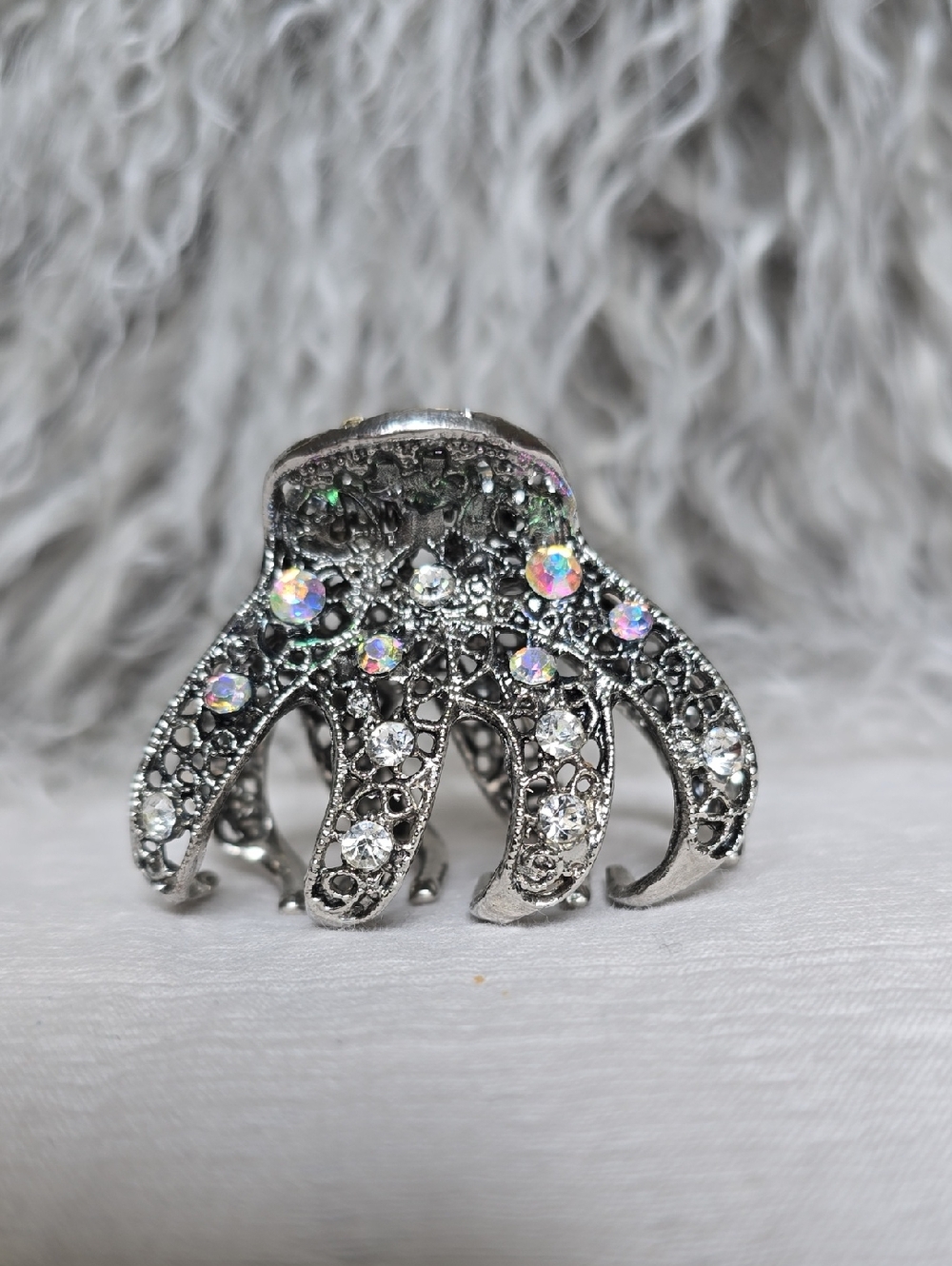Vintage Style Rhinestone Filigree Claw Clip - Picture 4 of 10